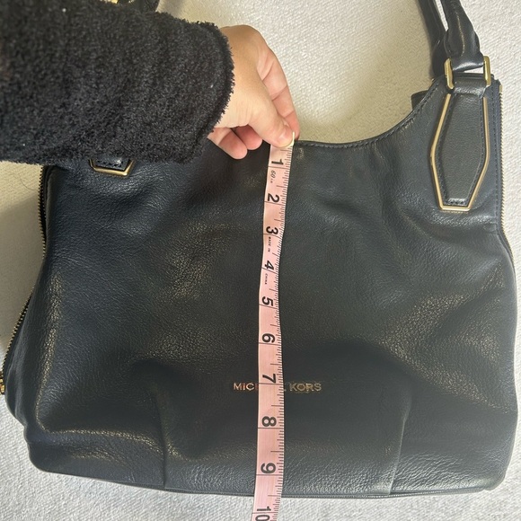 Michael Kors Navy Blue Vanessa Pebbled Leather Shoulder Bag with Gold Accents - Picture 11 of 11